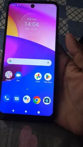 Um celular ? moto e40 todo bom seme novo