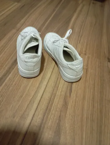 Tenis Nike branco