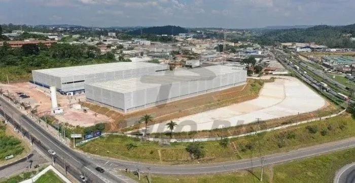 Galpão em condomínio para alugar no Bairro Embu Mirim em Itapecerica da Serra - SP