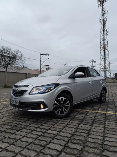 Chevrolet Onix Hatch LTZ 1.4 8V Flex Power Aut. 4P 2015