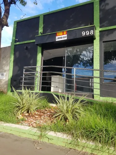 Aluguel de Salão Comercial - Próxima Rua Pontalina e Lotérica