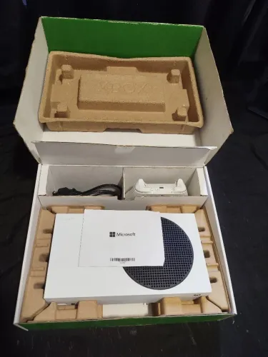 Xbox Séries S 512gb pra sair rápido *LEIA A DESCRIÇÃO*