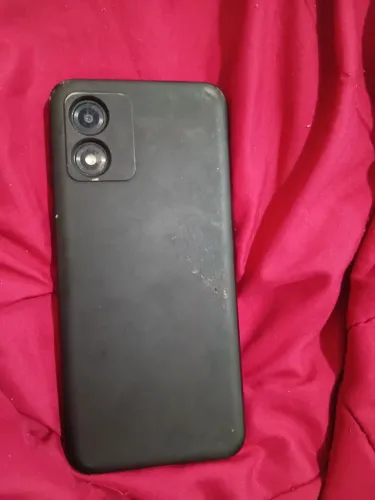 Moto e 13