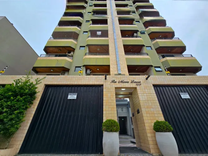 Apartamento à venda, no Residencial Maria Laura em Balneário Camboriú, Centro, com 3 quart