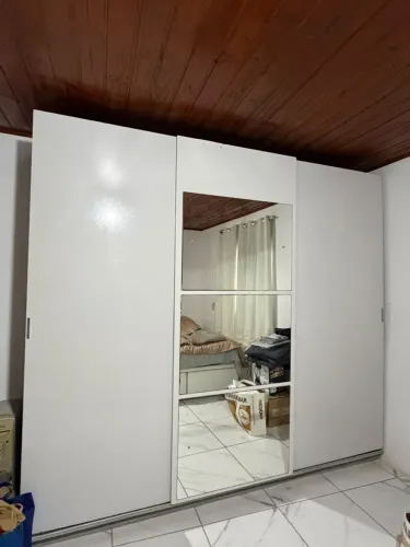 Vendo armário de casal super barato.