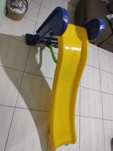 Escorregador infantil