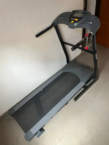Esteira Ergométrica Kikos E800 Luxe - Perfeita para Exercícios em Casa