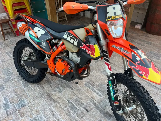 KTM 250 EXCF de trilha 