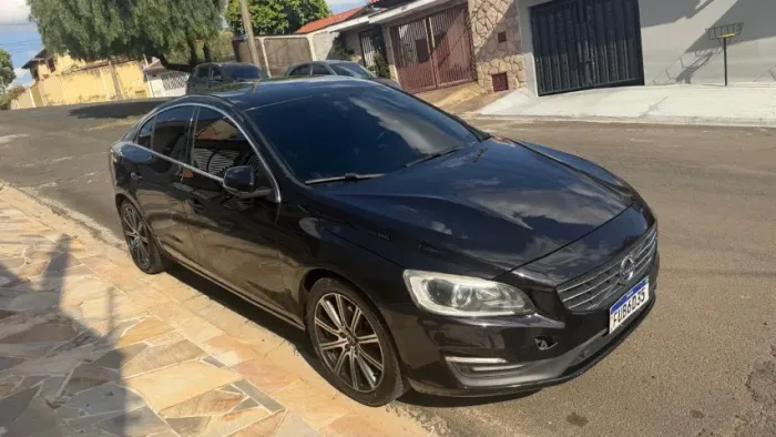 Volvo S60 T-5 Momentum 2.0 245cv 4P 2016