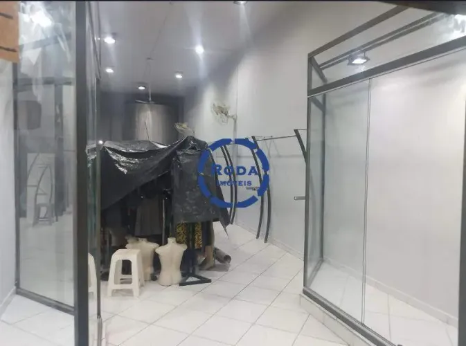 Loja comercial com 70metros,banheiro e pequena cozinha sem condomínio.