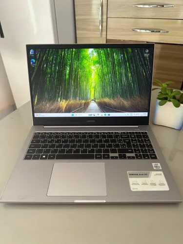 Samsung Book i5 10ª Geração | 8GB RAM + SSD Kingston | Rápido e Pronto para Uso!