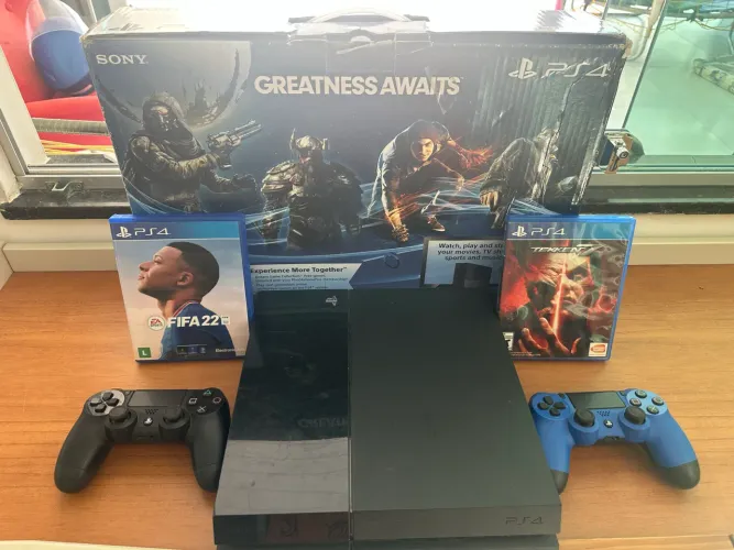 PLAYSTATION 4 SEMI NOVO R$ 1.200,00