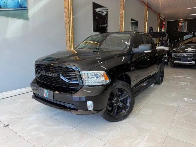 Ram Classic Laramie 5.7 V8 16V Gasolina 4X4 Aut. 2022
