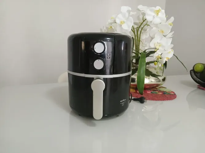 Airfryer Britânia 220V em Perfeito funcionamento