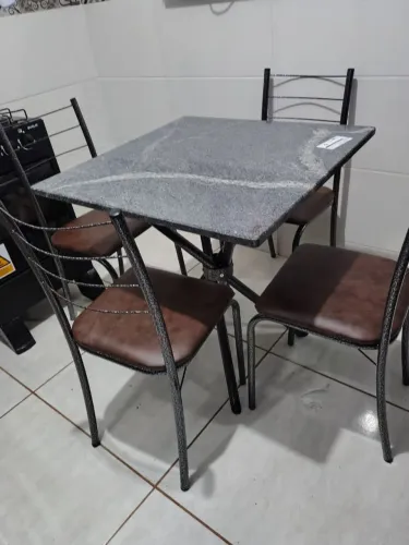 *SUPER OFERTA* Mesa de mármore 4 cadeiras nova a pronta entrega!