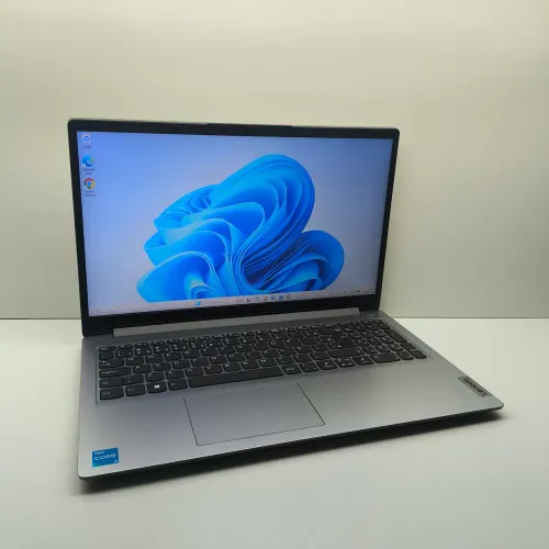 Notebook Lenovo Core i3 13ª G 8GB 256GB SSD NVMe Tela 15.6 Full HD 