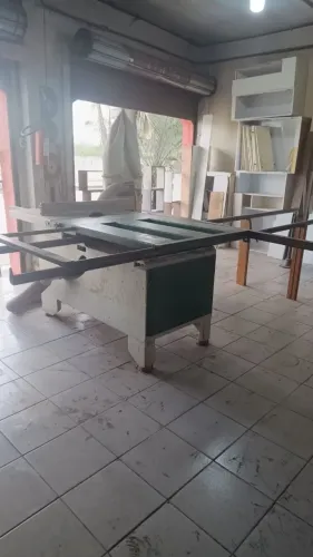 Serra circula de bancada