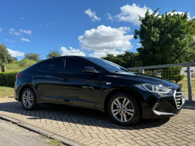 Hyundai Elantra 2.0 16V Flex Aut. 2017