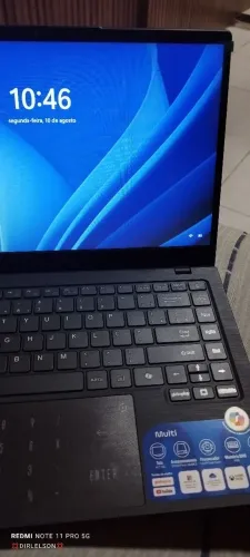 Notebook Multilaser ultra, praticamente novo, possui a película ainda no visor!