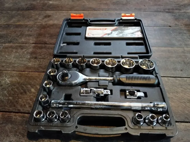 Maleta com KIT ROBUST 1/2" Tubo estriado 