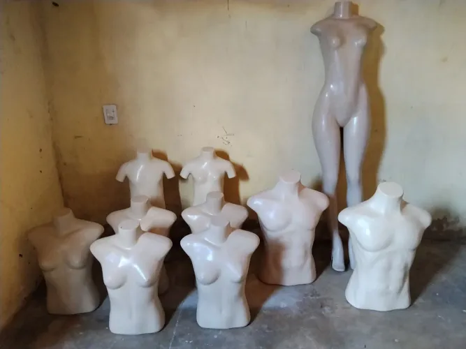 Conjunto de manequim adulto e infantil