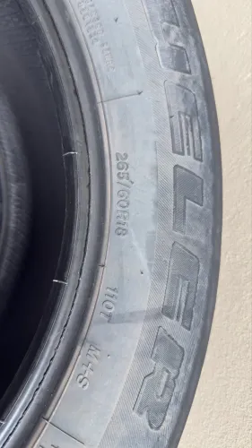 Pneus usados S10 265/60 18?