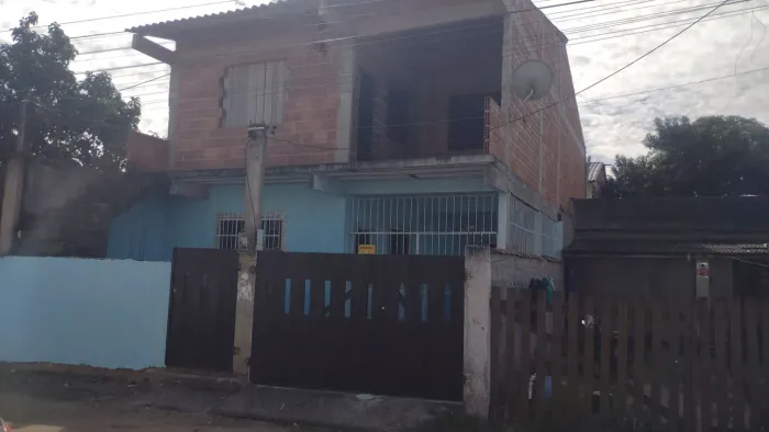 Vendo 2 casas independentes !!