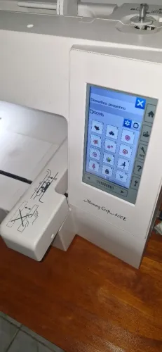 Vende-se máquina de bordar em bom funcionamento e com nota fiscal. Contato 9  * 