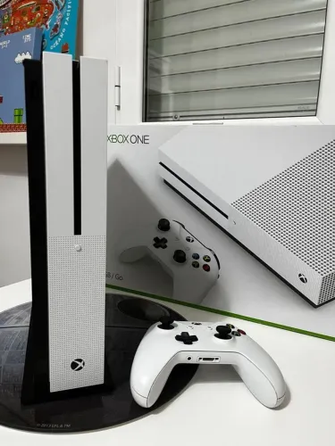 Xbox one S 1tb com jogos original 