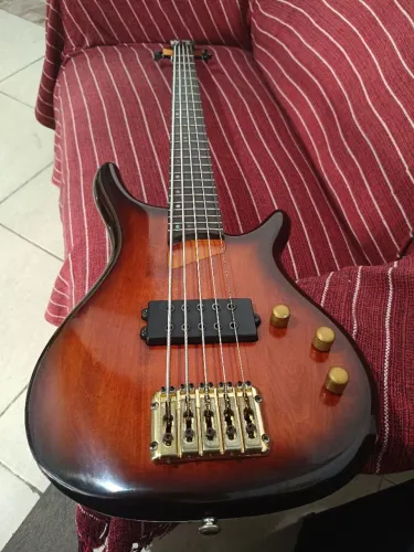 Contrabaixo Condor MMC-5 Music Man 5 Cordas