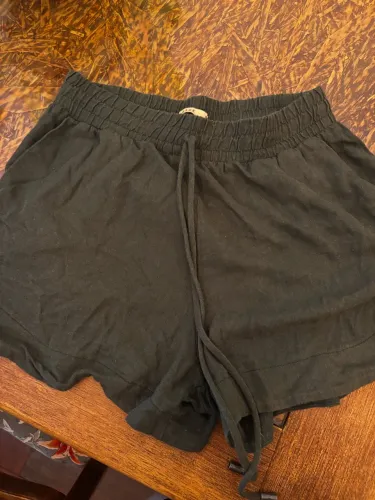 Short verde garage tamanho P