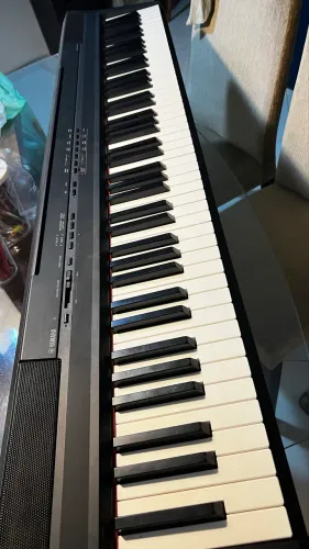 Vendo piano Yamaha P-105