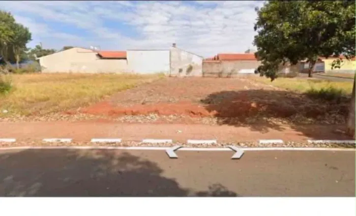 Terreno de 300m Av. Goffredo Teixeira da Silva Teles