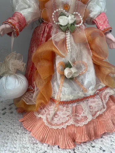 Boneca d e porcelana 
