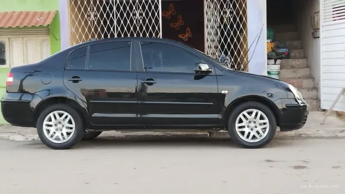 Volkswagen Polo Sedan 1.6 MI 101cv 8V 4P 2005