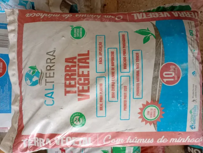 Terra vegetal adubada, saco 10kg