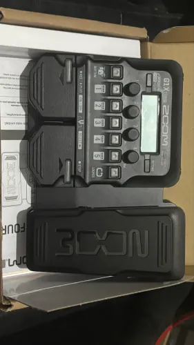 Pedaleira Zoom G1XFour