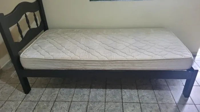 VENDO: (R$210,00). Ótima CAMA SOLTEIRO + COLCHÃO. Barão Geraldo, Campinas/SP