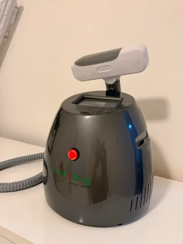 Laser de remoção de pigmentos ND-YAG JOANINHA 