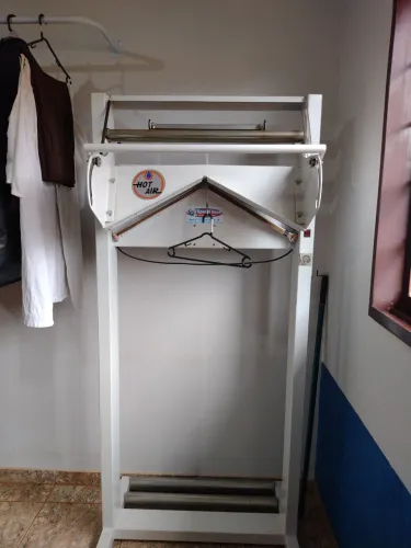 Embaladora de cabides para lavanderia. Muito nova ,da Marca Hot Air. *