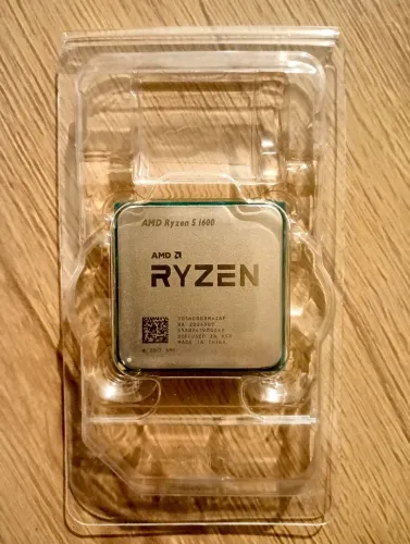 Combo AMD AM4: Processador Ryzen 5 1600 AF + Air Cooler Hawin