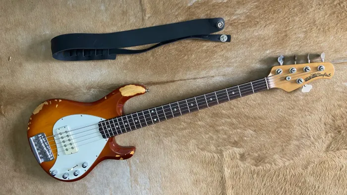 MusicMan StingRay V