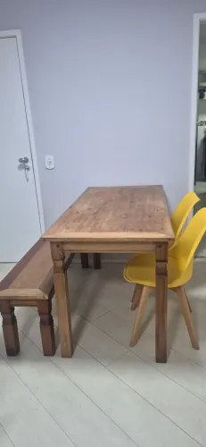 Mesa MADEIRA + Banco e 3 cadeiras para até 5 lugares