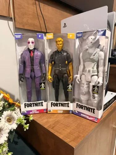 3 Bonecos Lacrados Fortnite originais 30 cm