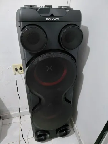 VENDO UMA CAIXA DE SOM POLYVOX 2500W RMS SEMI- NOVA