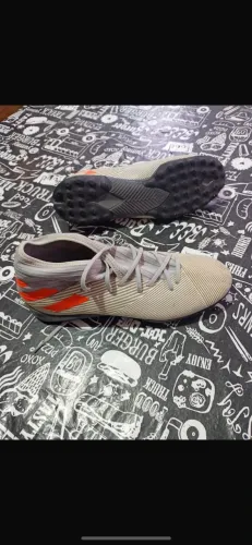 chuteira adidas