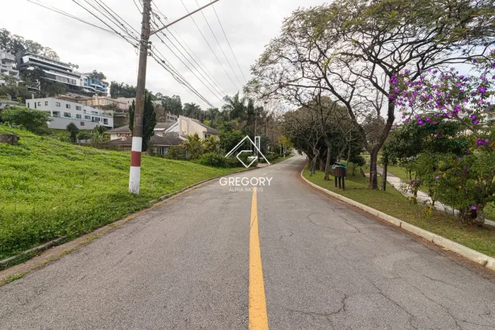 TERRENO NO CONDOMÍNIO TAMBORÉ 1
