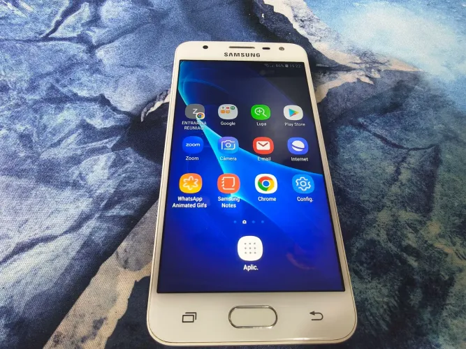 Samsung Galaxy J5 32GB em ótimo estado de conservação