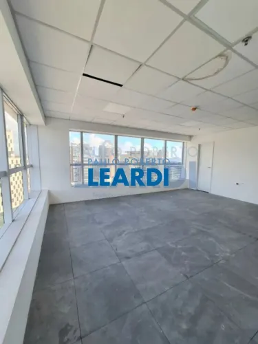 CONJ. COMERCIAL - EMPRESARIAL 18 DO FORTE - SP