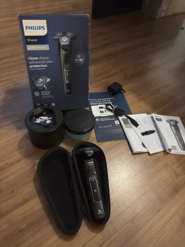 Barbeador Philips Shaver Series 7000 S7783/50 com tecnologia SkinIQ